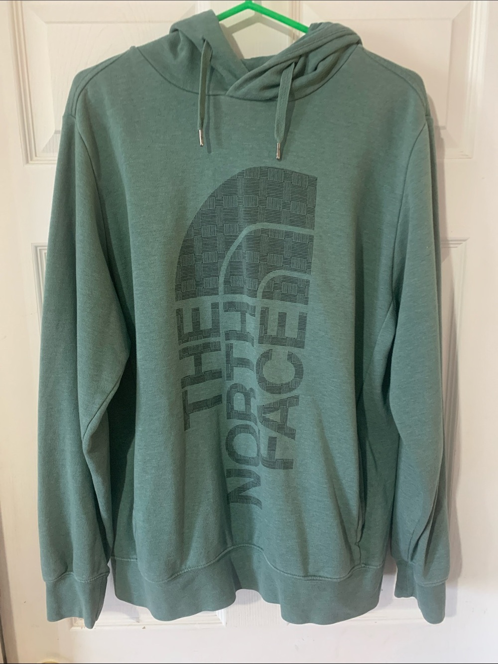 The North Face Men's Crewneck Sweatshirt in Sage Green